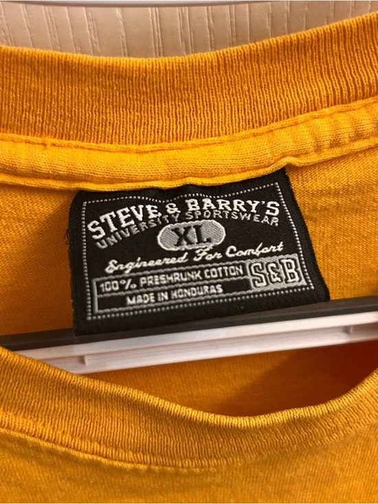 Steve&Barrys University of Michigan Short-Sleeve T-Shirt Yellow with Black Print - Picture 4 of 5